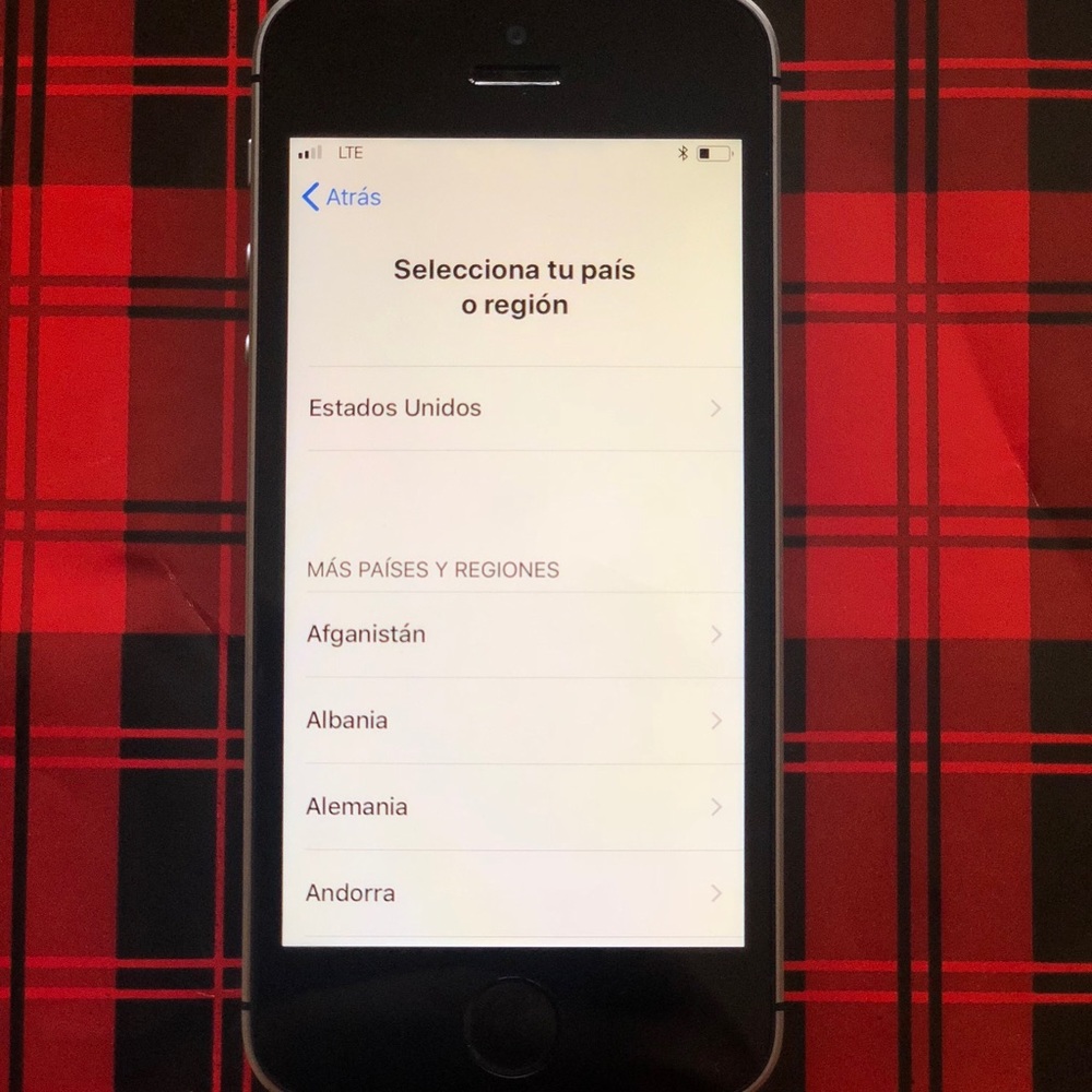 iPhone SE 32 GB UNLOCKED